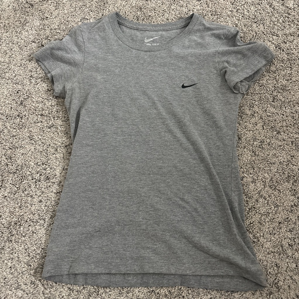 Nike Women's Gray Short Sleeve Tee